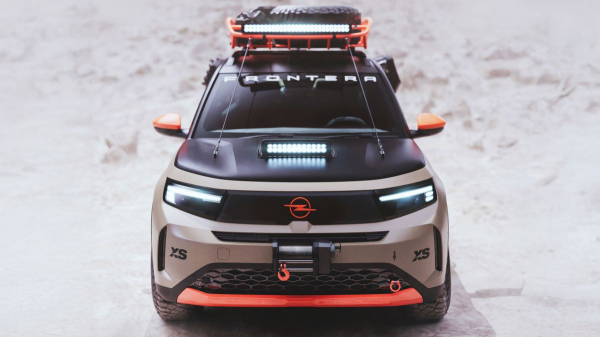 Кроссовер Opel Frontera прикинулся суровым внедорожником