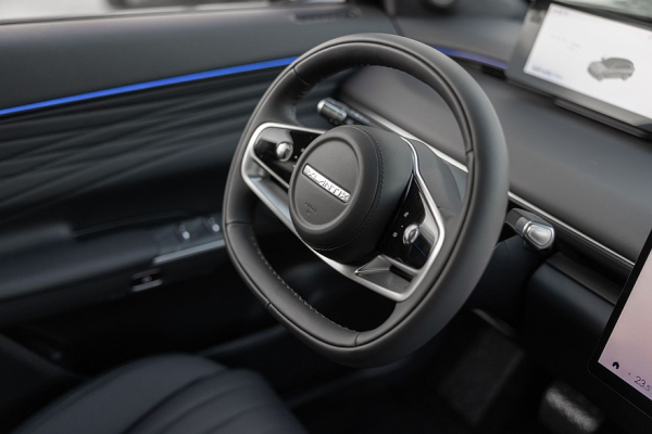 Покупаем Exlantix ET: что это за автомобиль и чем он интересен