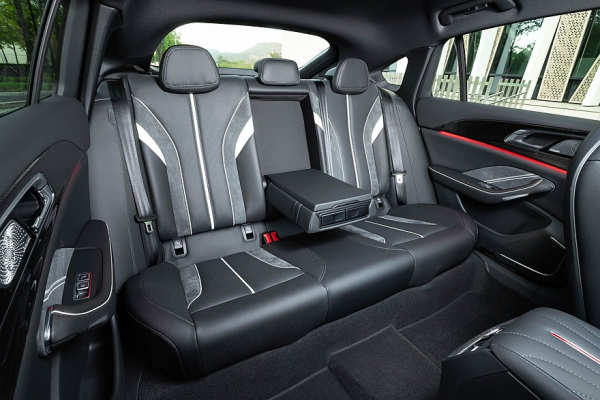 Покупаем Hongqi H6: что это за автомобиль и почему именно он?