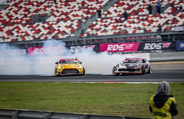 Четыре топливных насоса для 1646 лошадиных сил: тюнинг Dodge Viper SRT для RDS GP Четыре топливных насоса для 1646 лошадиных сил: тюнинг Dodge Viper SRT для RDS GP