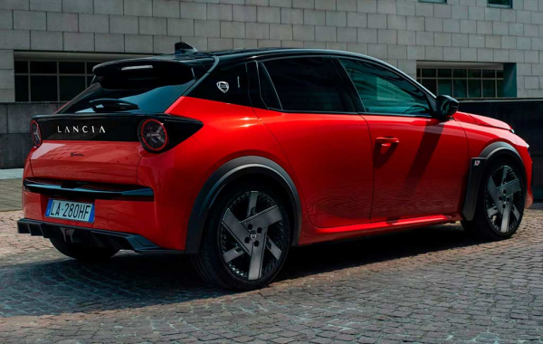 Хэтчбек Lancia Ypsilon получил «горячую» версию HF и две гоночные модификации