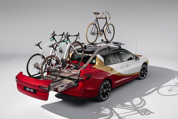 Skoda Superb превратили в пикап со сдвижной пассажирской дверью