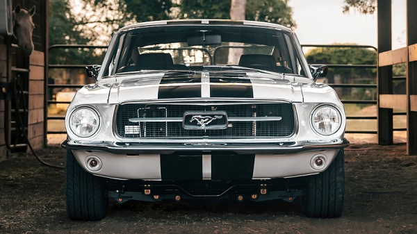 Ford Mustang ‘67 Ghost от ECD Automotive Design: классический рестомод с мотором Roush V8