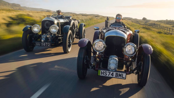 Уменьшенный Bentley Blower Jnr вышел на дороги общего пользования