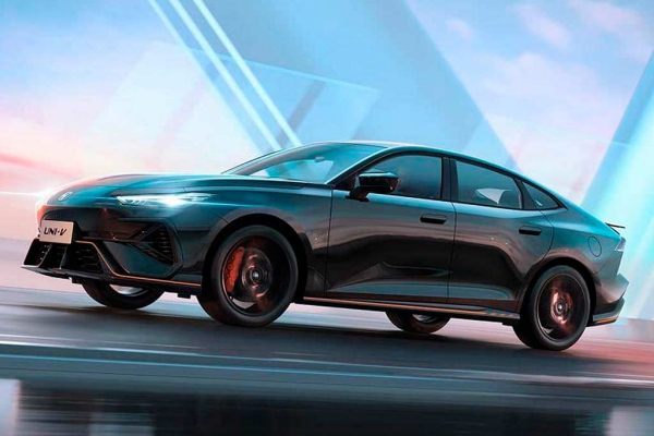 Changan Uni-V третьего поколения оказался глубоким рестайлингом оригинальной модели