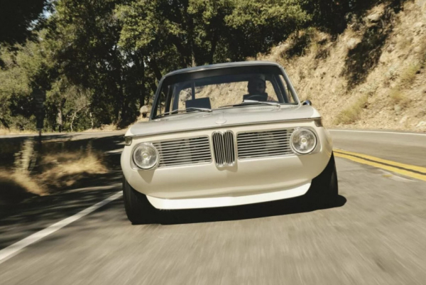 Настоящий Neue Klasse: представлен рестомод на основе BMW 2002 Настоящий Neue Klasse: представлен рестомод на основе BMW 2002