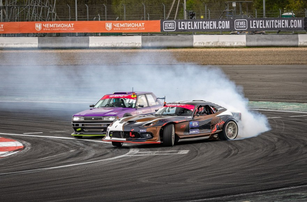 Четыре топливных насоса для 1646 лошадиных сил: тюнинг Dodge Viper SRT для RDS GP Четыре топливных насоса для 1646 лошадиных сил: тюнинг Dodge Viper SRT для RDS GP