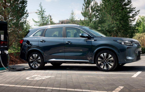 Обновленный гибридный кроссовер Evolute i-Space стал мощнее и дальнобойнее Обновленный гибридный кроссовер Evolute i-Space стал мощнее и дальнобойнее