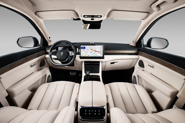 Exlantix ET и компания: выбираем премиальный гибридный кроссовер на выгодных условиях