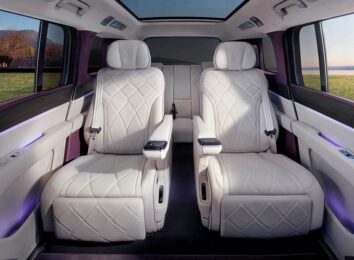 Внедорожник YangWang U8L: удлиненная модификация с золотыми шильдиками