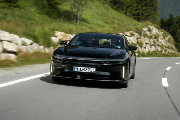 Седан Lucid Air поставил рекорд дальности хода