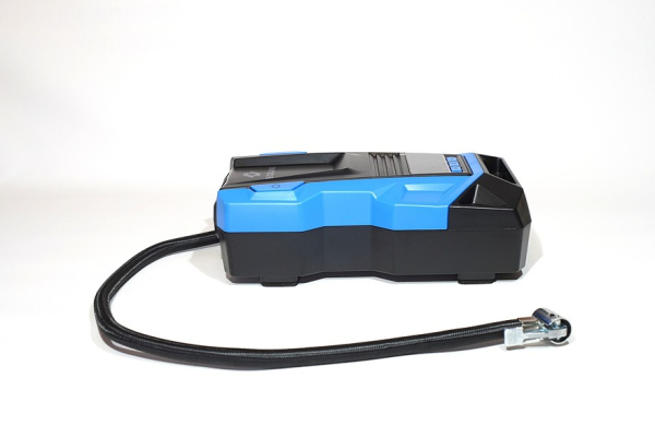 «И от 12, и от 220!»: обзор необычного автокомпрессора Neoline DELA-X