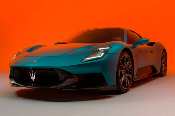 Maserati MCPura: представлен рестайлинговый вариант суперкара MC20