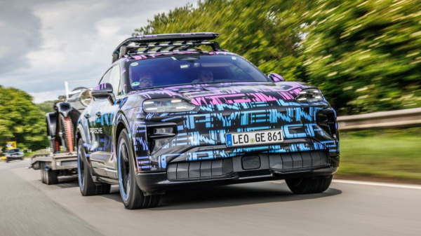 Новый Porsche Cayenne Electric показан в камуфляже