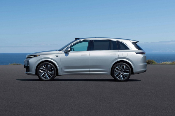 Exlantix ET и компания: выбираем премиальный гибридный кроссовер на выгодных условиях