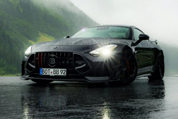 Суперкар Brabus 1000 похвастал избыточной тягой Суперкар Brabus 1000 похвастал избыточной тягой