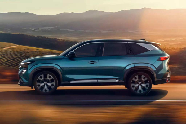 Французы рассекретили кроссовер Renault Boreal: в Европе он не появится