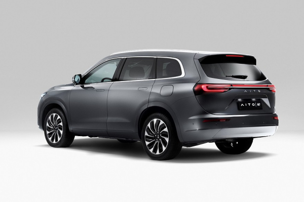 Exlantix ET и компания: выбираем премиальный гибридный кроссовер на выгодных условиях