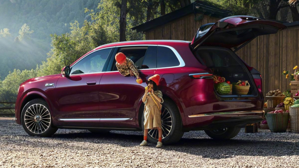 Кроссовер Aito/Seres M7: на подходе уже второе поколение