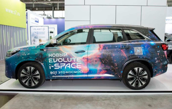 Обновленный гибридный кроссовер Evolute i-Space стал мощнее и дальнобойнее Обновленный гибридный кроссовер Evolute i-Space стал мощнее и дальнобойнее