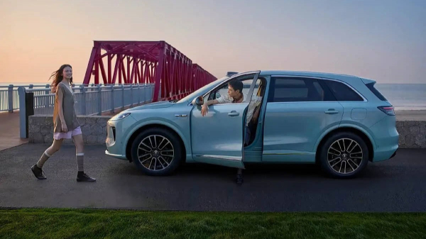 Кроссовер Shangjie H5 компаний Huawei и SAIC: первые подробности Кроссовер Shangjie H5 компаний Huawei и SAIC: первые подробности