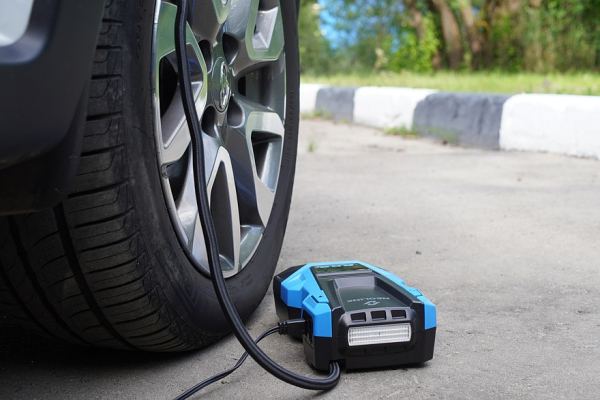 «И от 12, и от 220!»: обзор необычного автокомпрессора Neoline DELA-X