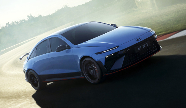 Показан драйверский Hyundai Ioniq 6 N со спецэффектами