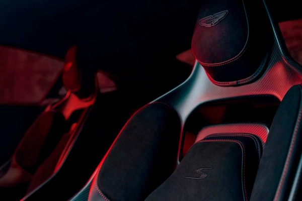 Aston Martin Vantage S: драйверская версия обновленного суперкара Aston Martin Vantage S: драйверская версия обновленного суперкара