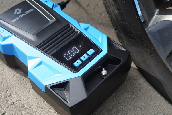 «И от 12, и от 220!»: обзор необычного автокомпрессора Neoline DELA-X