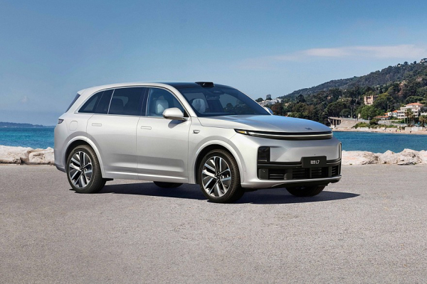 Exlantix ET и компания: выбираем премиальный гибридный кроссовер на выгодных условиях