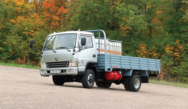 BAW выходит на российский рынок: внедорожник, минивэн и один дилер