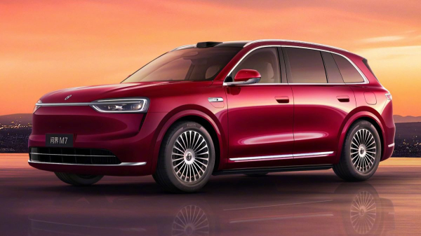 Кроссовер Aito/Seres M7: на подходе уже второе поколение