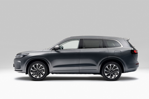 Exlantix ET и компания: выбираем премиальный гибридный кроссовер на выгодных условиях