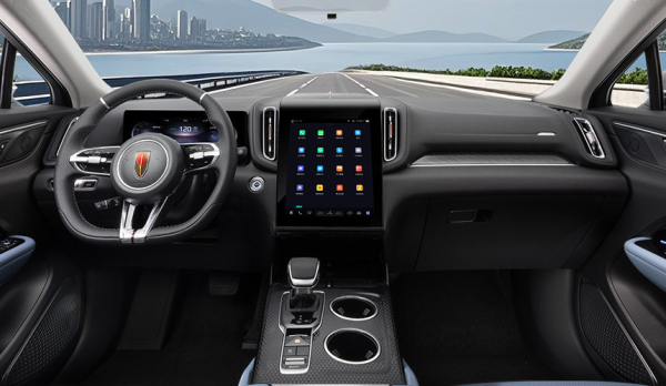 Гибридный кроссовер Hongqi HS3 стал быстрее и эффективнее Гибридный кроссовер Hongqi HS3 стал быстрее и эффективнее