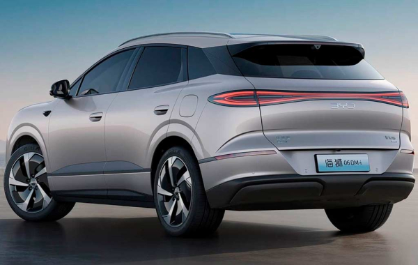 Паркетник BYD Sealion 06 дебютировал на рынке в виде гибрида и электрокара