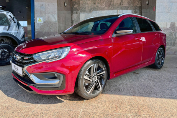 Обновленная Лада Веста Спорт: пять дверей и шесть передач