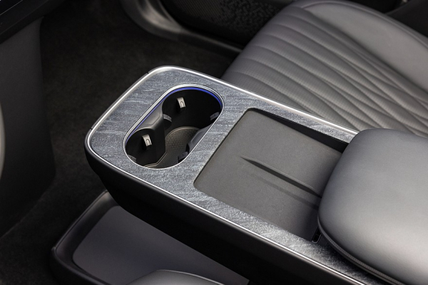 Exlantix ET и компания: выбираем премиальный гибридный кроссовер на выгодных условиях