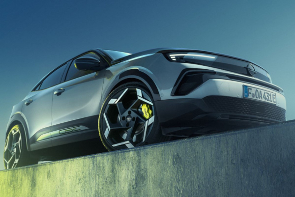 Представлен драйверский кроссовер Opel Mokka GSE Представлен драйверский кроссовер Opel Mokka GSE