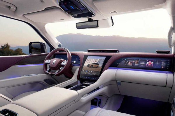 Внедорожник YangWang U8L: удлиненная модификация с золотыми шильдиками