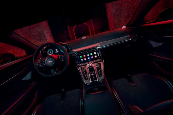 Aston Martin Vantage S: драйверская версия обновленного суперкара Aston Martin Vantage S: драйверская версия обновленного суперкара