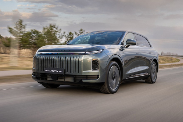 Exlantix ET и компания: выбираем премиальный гибридный кроссовер на выгодных условиях