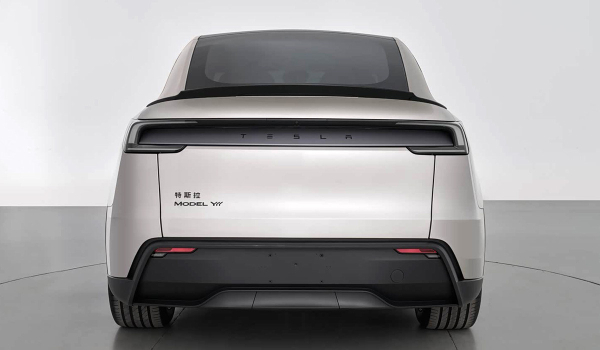 Сертифицирована удлиненная Tesla Model Y L с шестиместным салоном