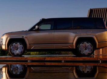 Внедорожник YangWang U8L: удлиненная модификация с золотыми шильдиками