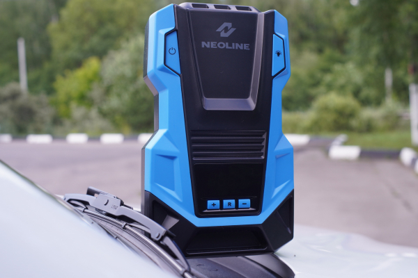 «И от 12, и от 220!»: обзор необычного автокомпрессора Neoline DELA-X