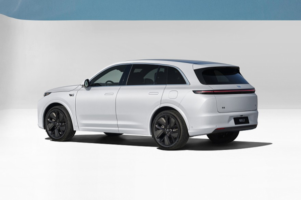 Exlantix ET и компания: выбираем премиальный гибридный кроссовер на выгодных условиях