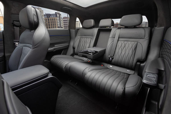 Exlantix ET и компания: выбираем премиальный гибридный кроссовер на выгодных условиях