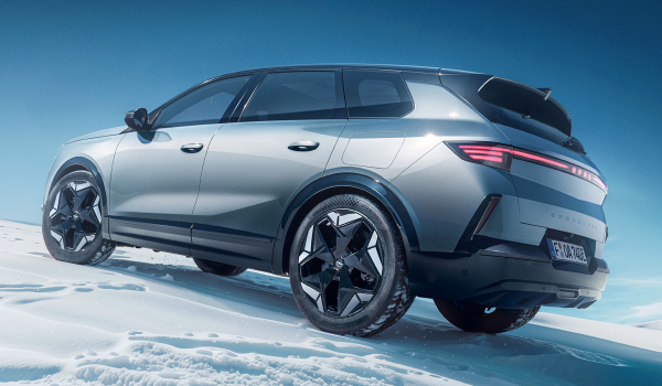 Кроссовер Opel Grandland обзавелся полным приводом Кроссовер Opel Grandland обзавелся полным приводом