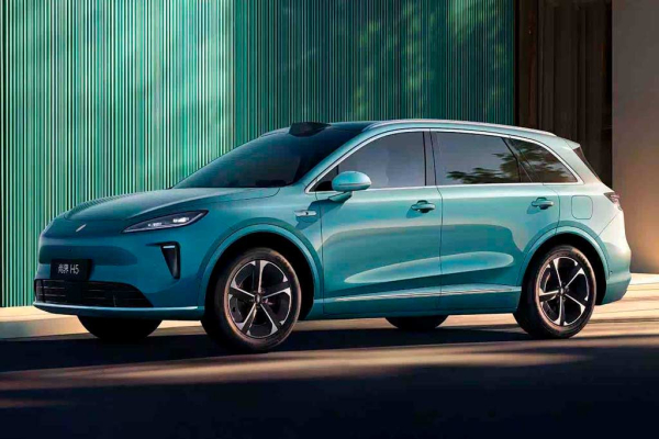 Shangjie H5: показан первенец новой марки от Huawei и SAIC