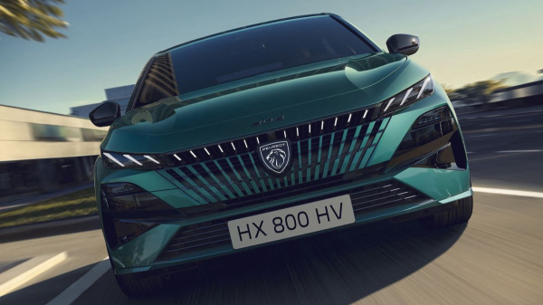 Peugeot 308 обрел новое лицо и доработанную технику Peugeot 308 обрел новое лицо и доработанную технику