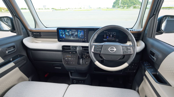 Тройной дебют: новые Nissan Roox, Mitsubishi eK Space и Delica Mini